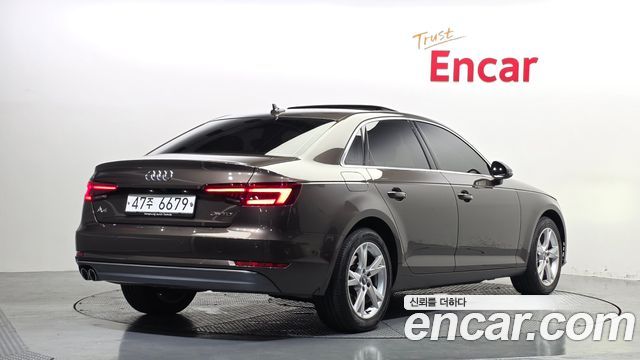 Audi A4 2018 — photo 2