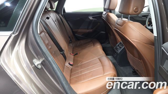 Audi A4 2018 — photo 18