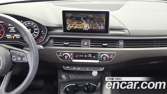 Audi A4 2018 — photo 20