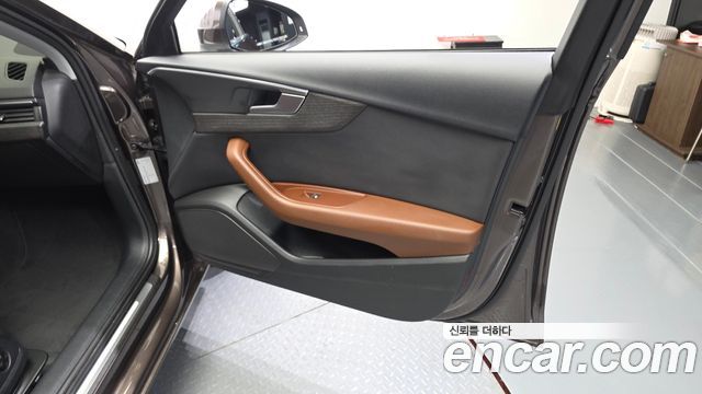 Audi A4 2018 — photo 14