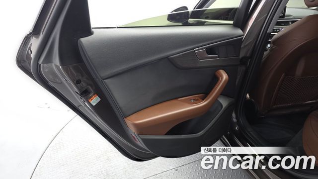 Audi A4 2018 — photo 15