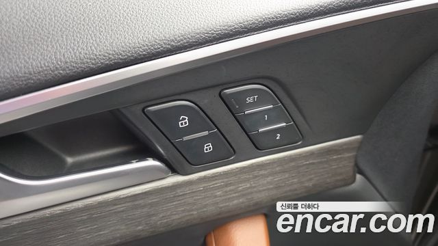 Audi A4 2018 — photo 30