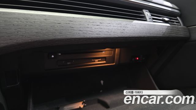Audi A4 2018 — photo 31