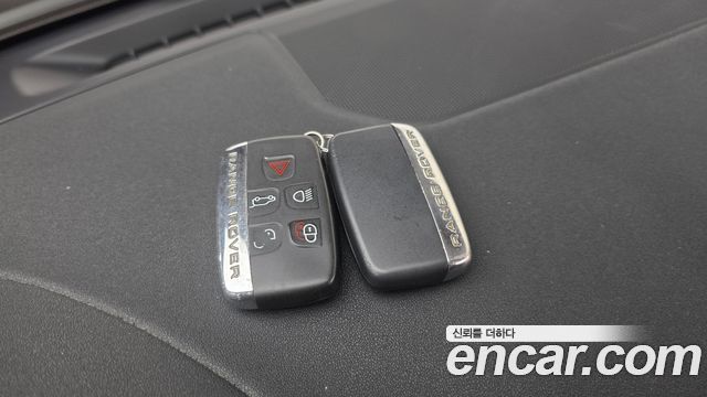 Land Rover Range Rover Evoque 2017 — photo 19