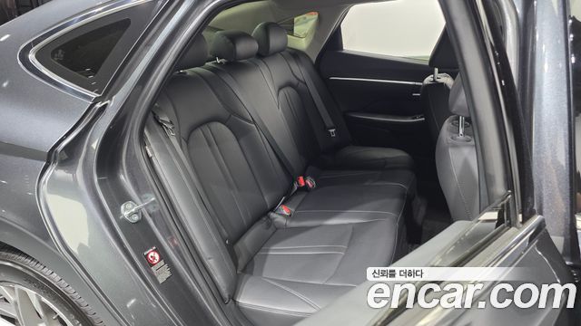 Hyundai Sonata 2022 — photo 18