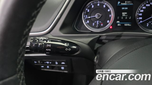 Hyundai Sonata 2022 — photo 32