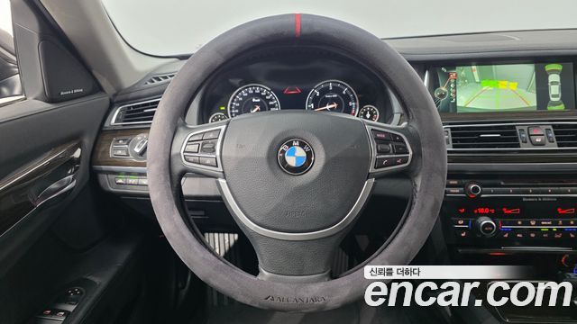 BMW 7-Series 2013 — photo 13