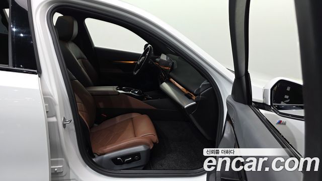 BMW 5-Series 2025 — photo 17