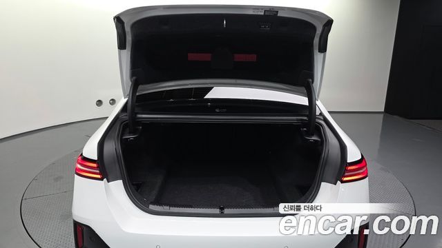 BMW 5-Series 2025 — photo 26