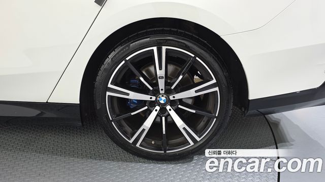 BMW 5-Series 2025 — photo 7