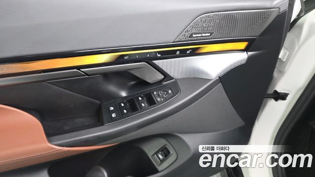 BMW 5-Series 2025 — photo 30