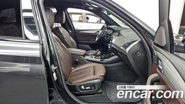 BMW X3 2018 — photo 17