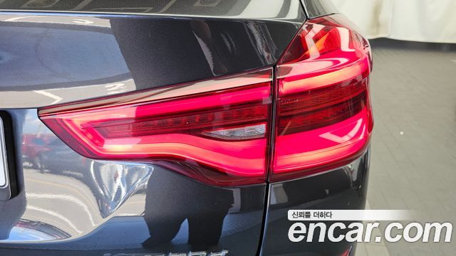 BMW X3 2018 — photo 9