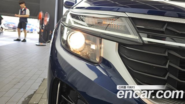Kia Seltos 2023 — photo 8