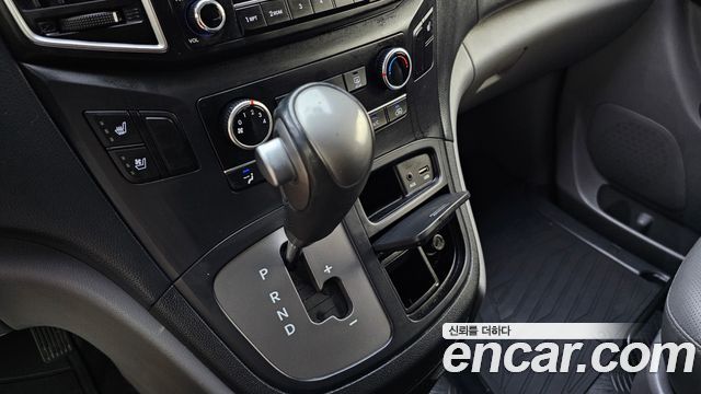 Hyundai Starex 2019 — photo 12