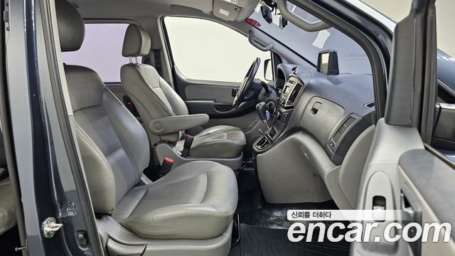 Hyundai Starex 2019 — photo 17