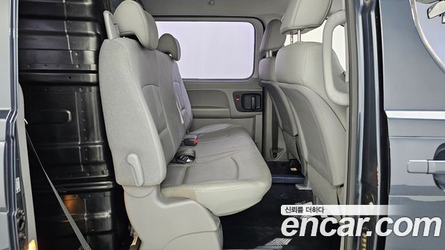 Hyundai Starex 2019 — photo 18