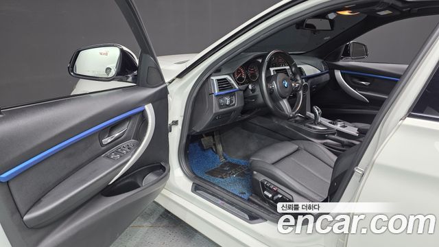 BMW 3-Series 2018 — photo 10