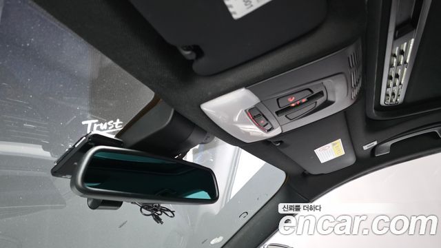 BMW 3-Series 2018 — photo 19