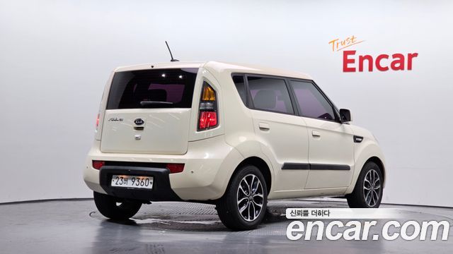 Kia Soul 2010 — photo 2