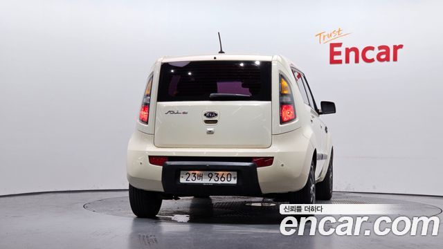 Kia Soul 2010 — photo 4