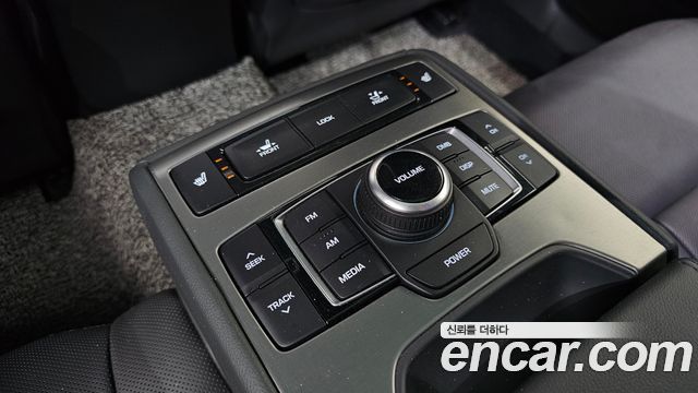 Hyundai Genesis 2015 — photo 18