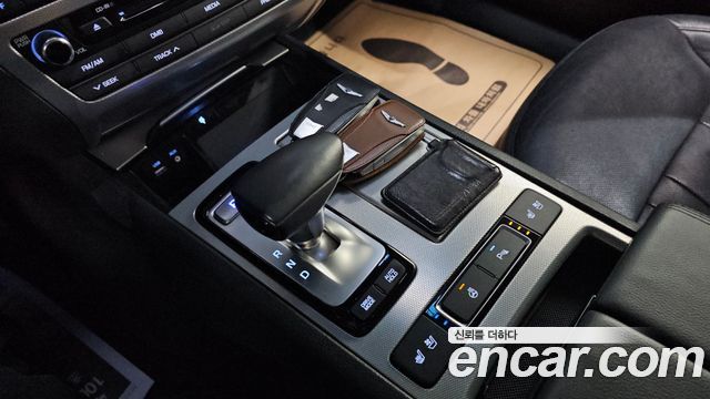 Genesis G80 2017 — photo 9