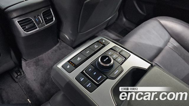 Genesis G80 2017 — photo 19