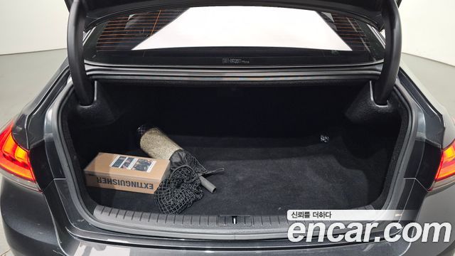 Genesis G80 2017 — photo 20