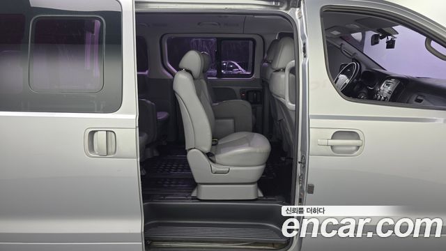 Hyundai Starex 2016 — photo 17