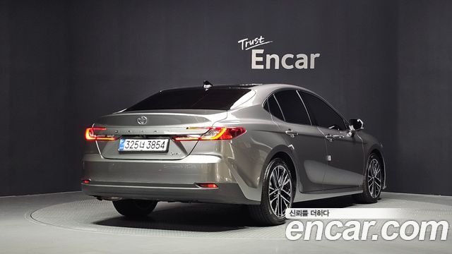 Toyota Camry 2026 — photo 2