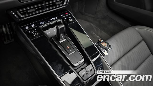 Porsche 911 2021 — photo 12