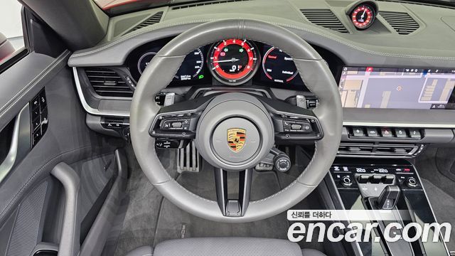 Porsche 911 2021 — photo 19