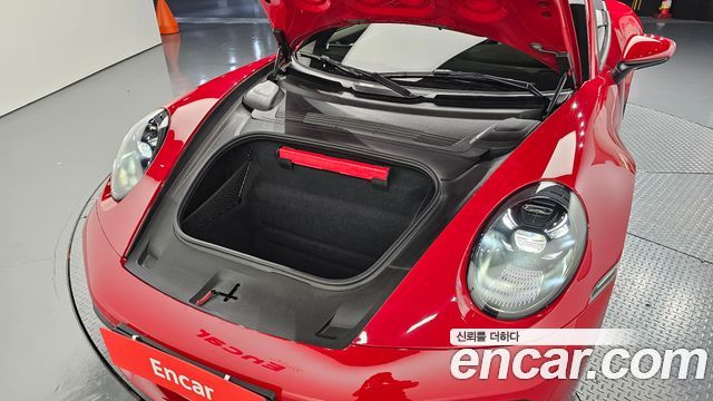 Porsche 911 2021 — photo 26