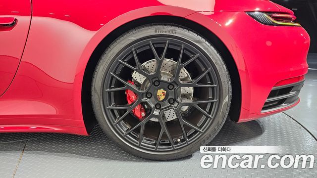 Porsche 911 2021 — photo 7