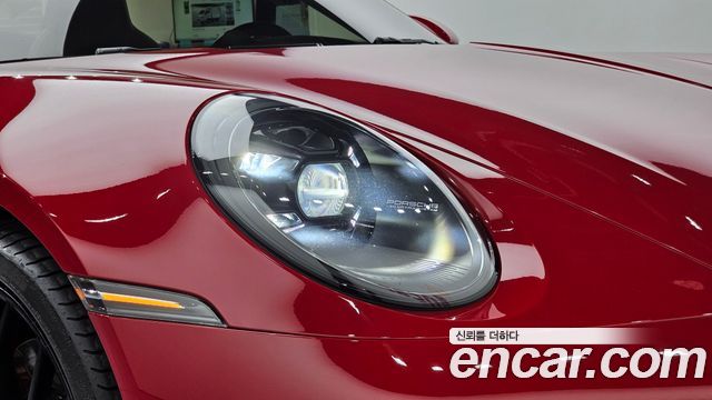 Porsche 911 2021 — photo 8