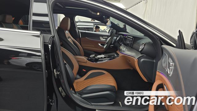 Mercedes-Benz AMG GT 2021 — photo 11