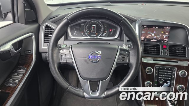 Volvo XC60 2017 — photo 13