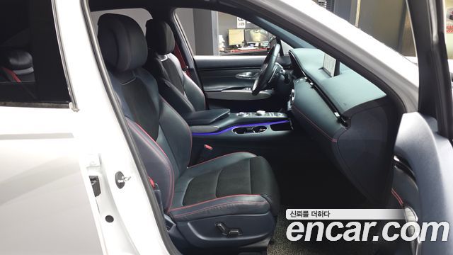 Genesis GV70 2021 — photo 17