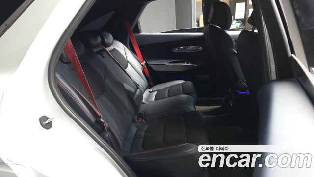 Genesis GV70 2021 — photo 18