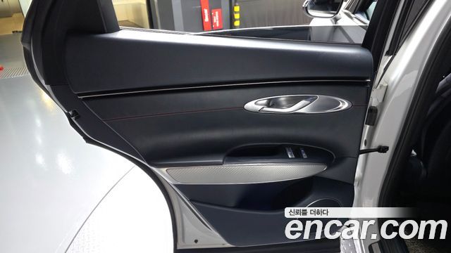 Genesis GV70 2021 — photo 15