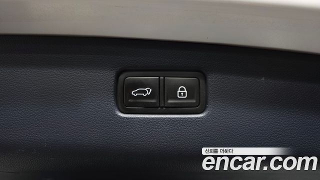 Genesis GV70 2021 — photo 31