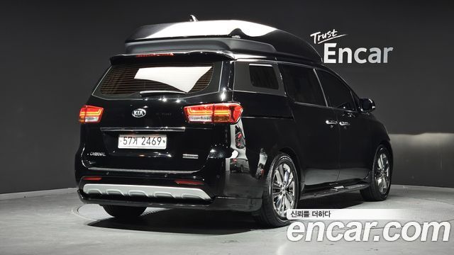 Kia Canival 2018 — photo 2