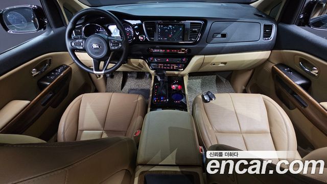 Kia Canival 2018 — photo 7