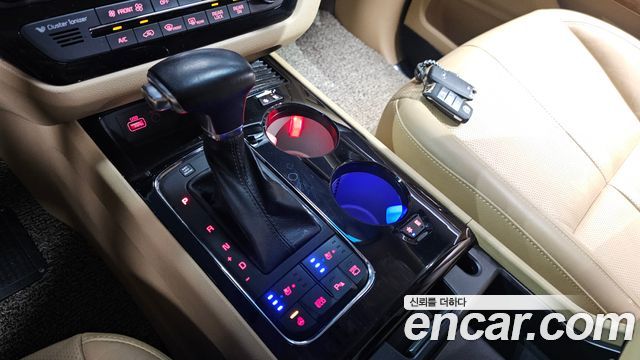 Kia Canival 2018 — photo 9