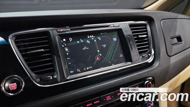 Kia Canival 2018 — photo 13