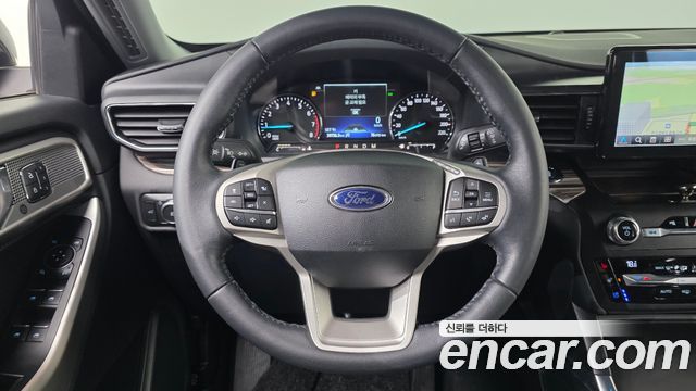 Ford Explorer 2020 — photo 20