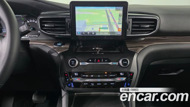 Ford Explorer 2020 — photo 24
