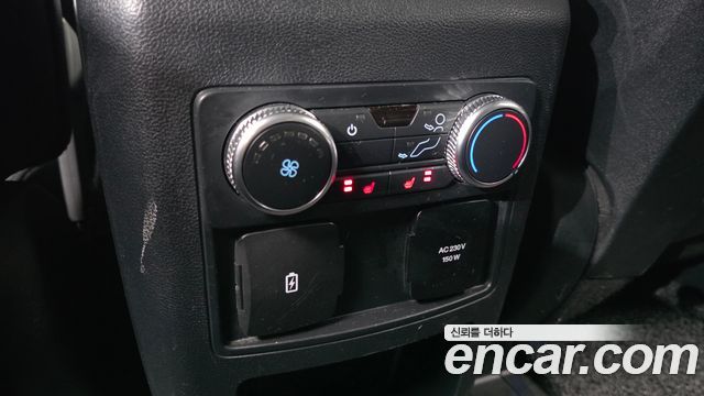 Ford Explorer 2020 — photo 25