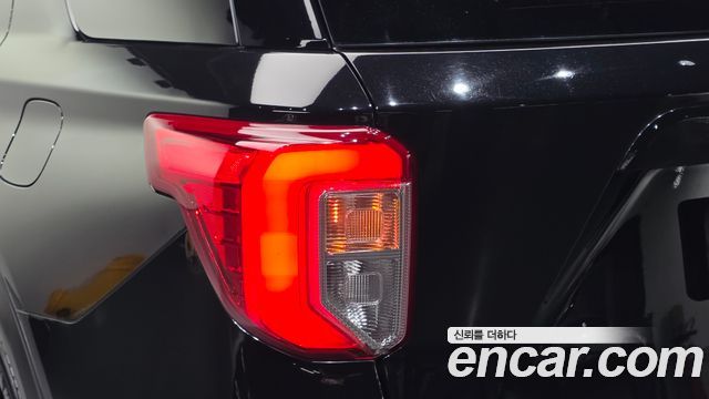 Ford Explorer 2020 — photo 9